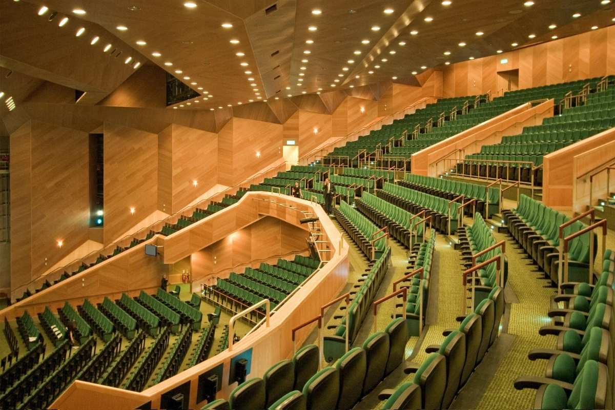 destination management company dublin conference room